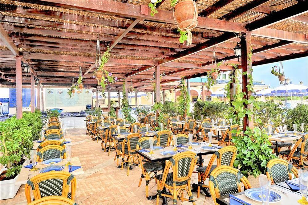 Sheraton Club Des Pins Resort Restaurant foto